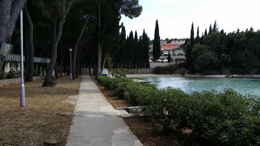 סופטאר Holiday Home Brac חדר תמונה