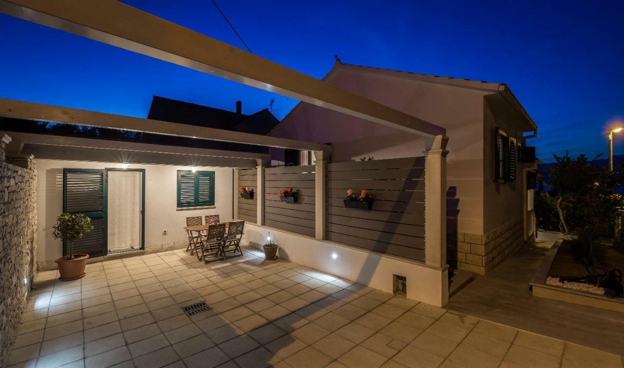 סופטאר Holiday Home Brac מראה חיצוני תמונה