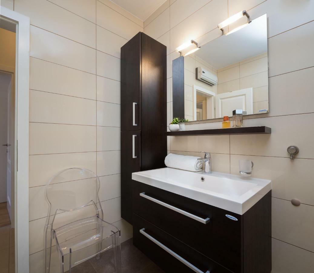 סופטאר Holiday Home Brac מראה חיצוני תמונה