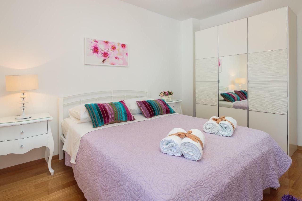 סופטאר Holiday Home Brac מראה חיצוני תמונה