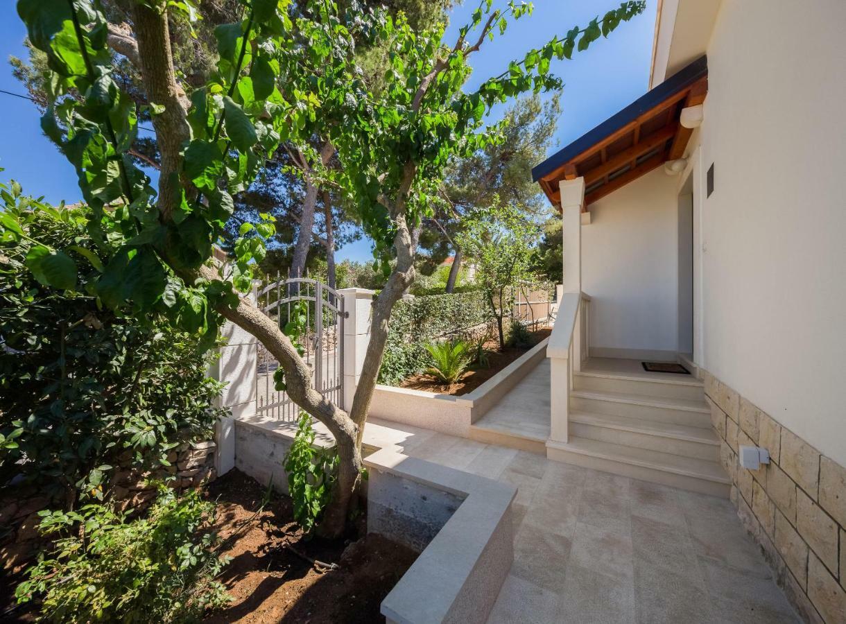 סופטאר Holiday Home Brac מראה חיצוני תמונה