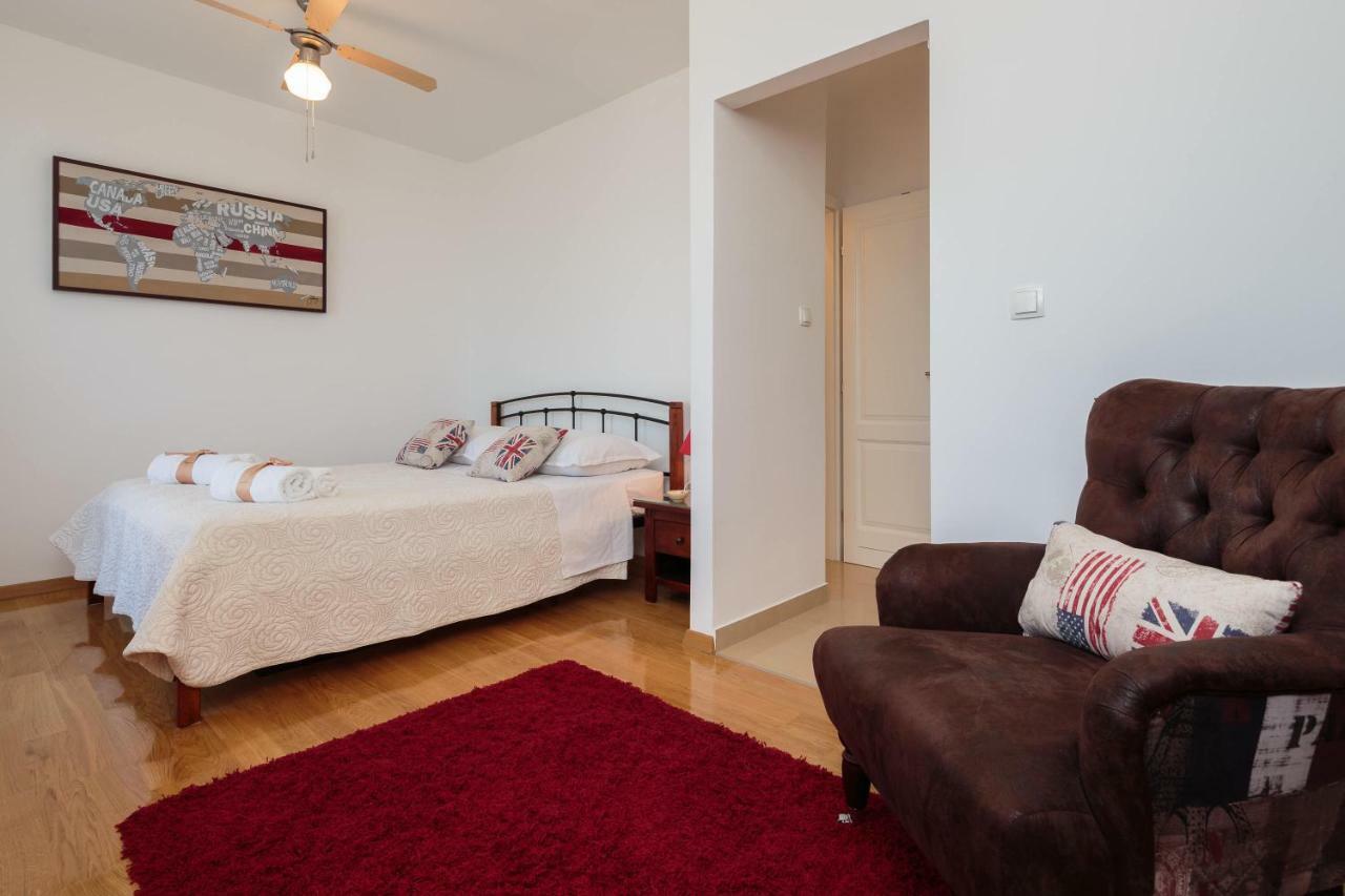 סופטאר Holiday Home Brac מראה חיצוני תמונה