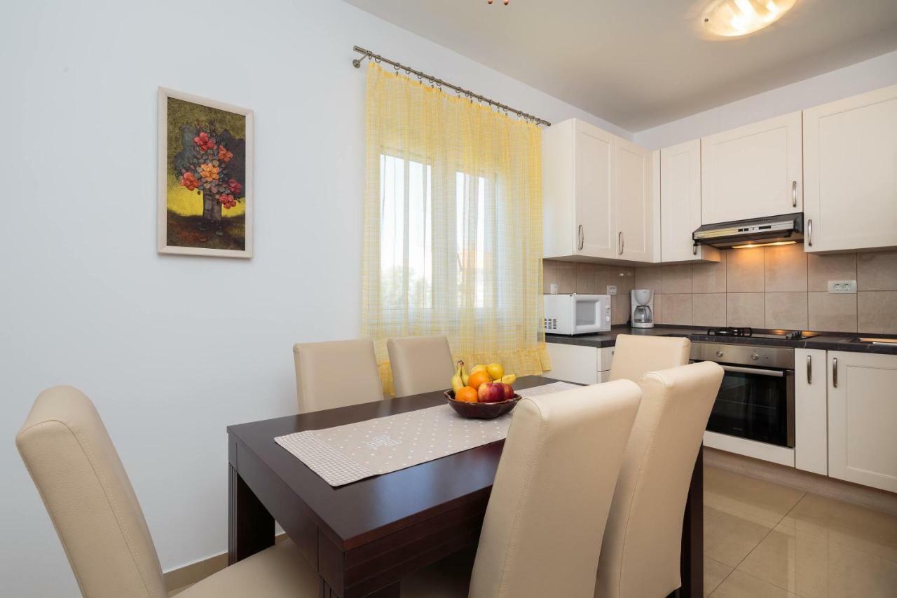 סופטאר Holiday Home Brac מראה חיצוני תמונה