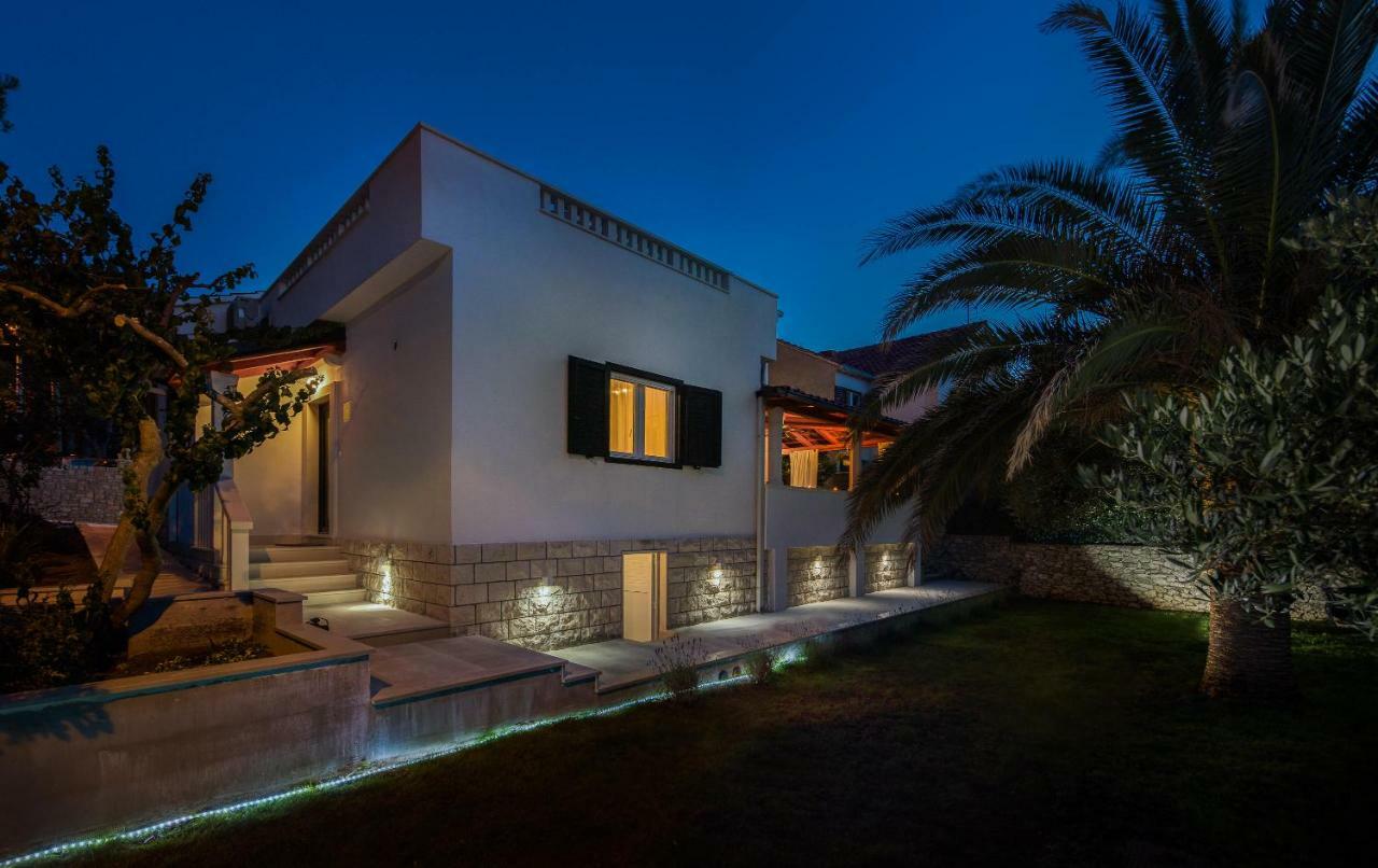 סופטאר Holiday Home Brac מראה חיצוני תמונה