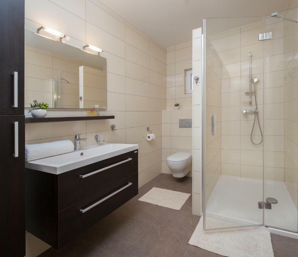 סופטאר Holiday Home Brac מראה חיצוני תמונה