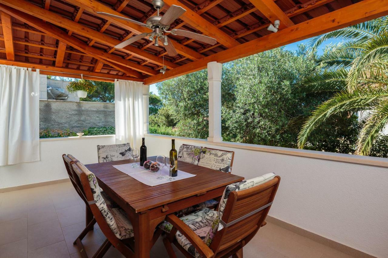 סופטאר Holiday Home Brac מראה חיצוני תמונה