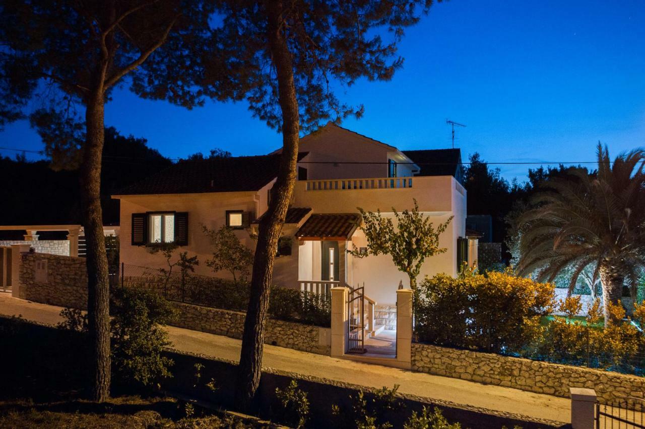 סופטאר Holiday Home Brac מראה חיצוני תמונה