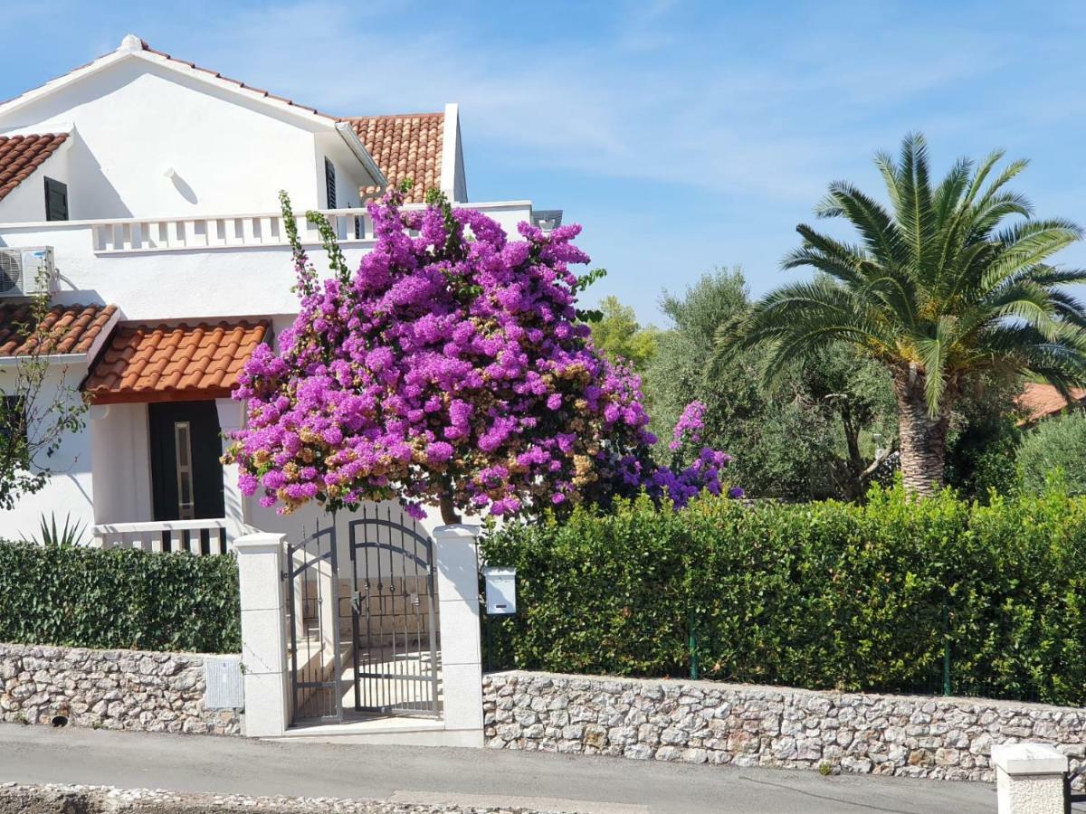 סופטאר Holiday Home Brac מראה חיצוני תמונה