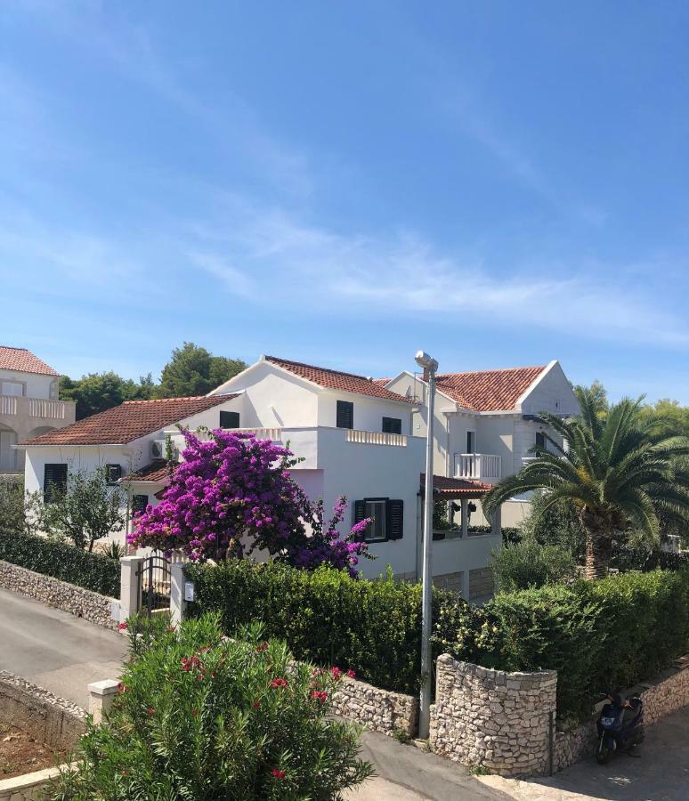 סופטאר Holiday Home Brac מראה חיצוני תמונה